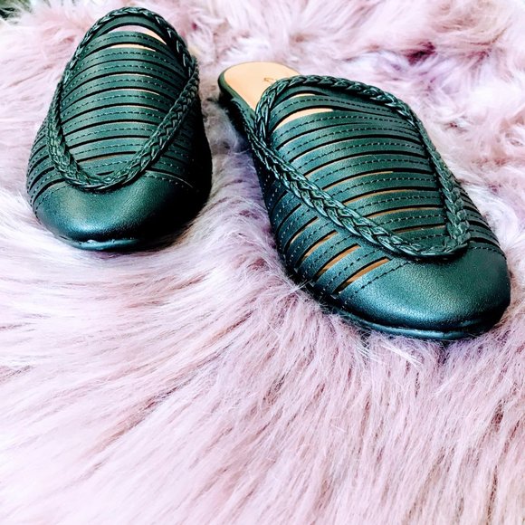 Qupid Closed Toe Flat Mule Slide - Picture 2 of 3